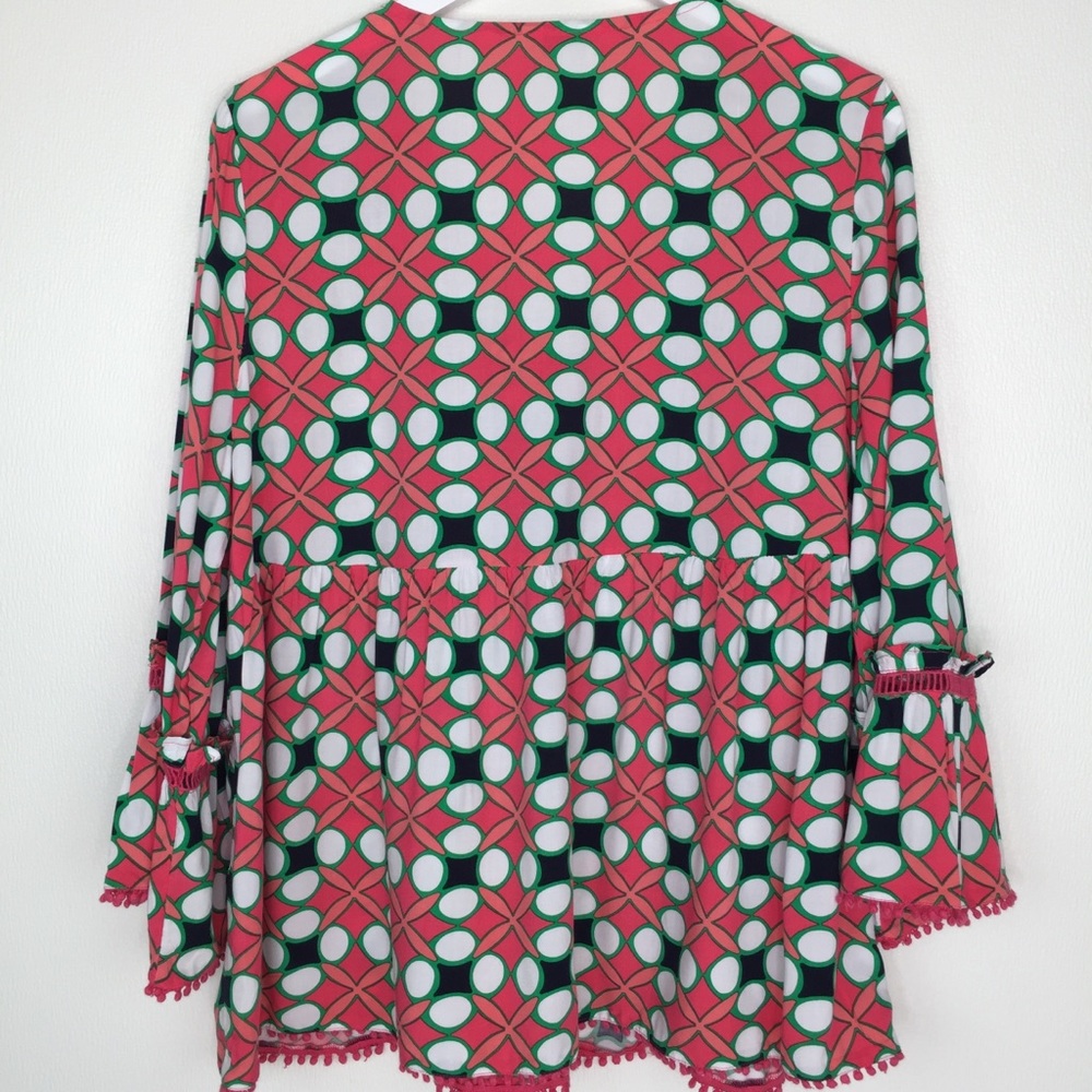 SOLD❗️CROWN & IVY Coral salmon geo design top - Picture 8 of 8